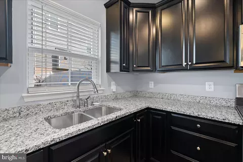Kitchen - 9866 Obin Ln, Waldorf, MD 20601 photo 3 of 4