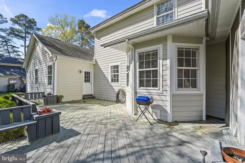 Exterior - 11315 Lord Baltimore Dr, Swan Point, MD 20645 photo 9 of 13