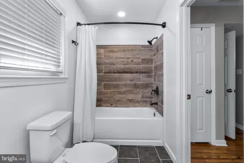 Entry Way - 22 Marshall Rd, Waldorf, MD 20602 photo 3 of 5