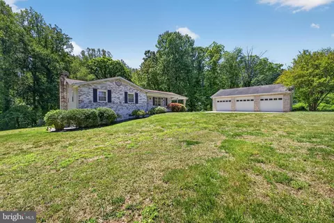 7450 Belle Ridge Ct, Hughesville, MD 20637
