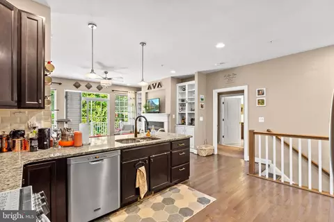 Entry Way - 36 Derby Dr, La Plata, MD 20646 photo 3 of 5