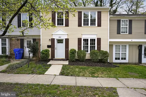 2587 Robinson Pl, Waldorf, MD 20602