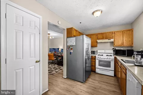 Kitchen - 5818 Springfish Pl, Waldorf, MD 20603 photo 2 of 3