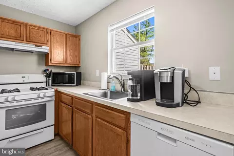 Kitchen - 5818 Springfish Pl, Waldorf, MD 20603 photo 3 of 3