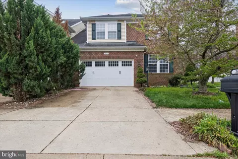 1011 Llano Dr, La Plata, MD 20646