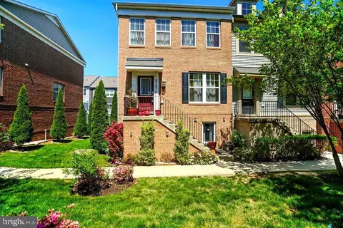 9787 Kilt Pl, Waldorf, MD 20601
