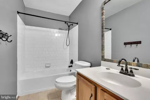 Bath - 2835 Hackney Ln, Waldorf, MD 20602 photo 1 of 2