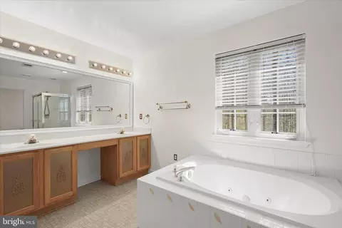 Entry Way - 5130 Celestial Ln, Brandywine, MD 20613 photo 6 of 8