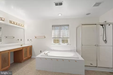Bath - 5130 Celestial Ln, Brandywine, MD 20613 photo 1 of 3