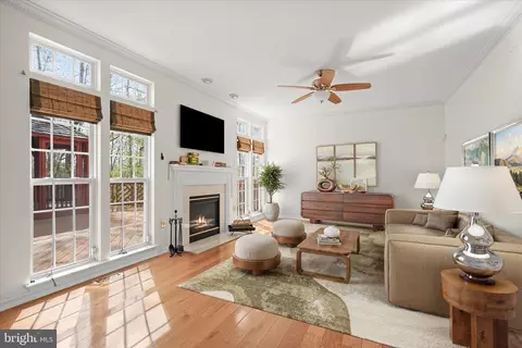 Living - 5130 Celestial Ln, Brandywine, MD 20613 photo 2 of 6
