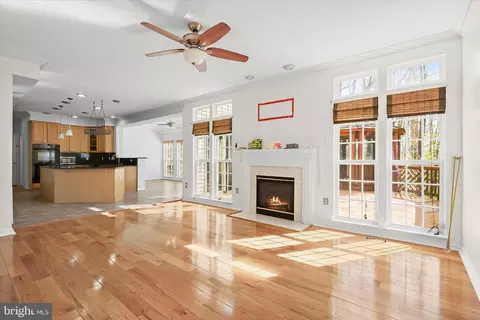 Living - 5130 Celestial Ln, Brandywine, MD 20613 photo 4 of 6