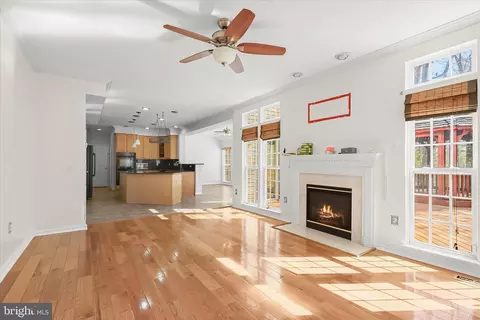 Living - 5130 Celestial Ln, Brandywine, MD 20613 photo 5 of 6