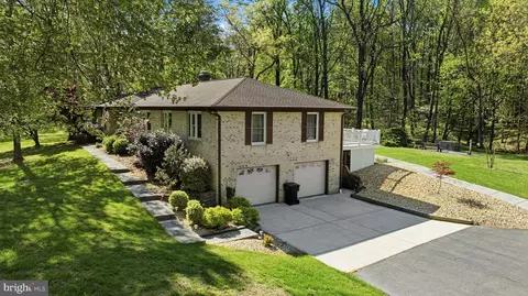 4465 Camelot Dr, Pomfret, MD 20675