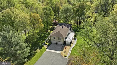 4465 Camelot Dr, Pomfret, MD 20675