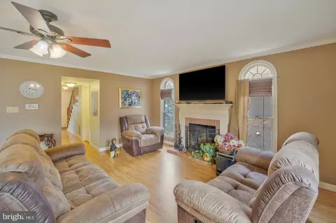 105 Huckleberry Dr, La Plata, MD 20646
