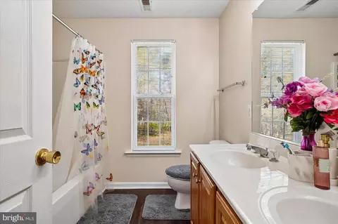Bath - 3470 Malcolm Rd, Brandywine, MD 20613 photo 2 of 3