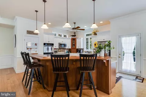 Kitchen - 11375 Ethan Ct, Swan Point, MD 20645 photo 2 of 6