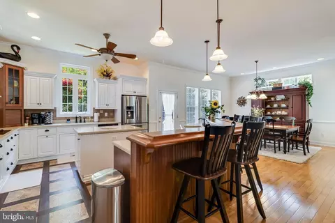Kitchen - 11375 Ethan Ct, Swan Point, MD 20645 photo 3 of 6