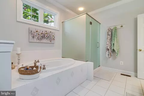 Bath - 11375 Ethan Ct, Swan Point, MD 20645 photo 2 of 3