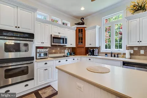 Kitchen - 11375 Ethan Ct, Swan Point, MD 20645 photo 6 of 6