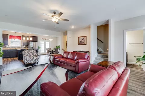 Entry Way - 995 Rye Dr, La Plata, MD 20646 photo 2 of 9