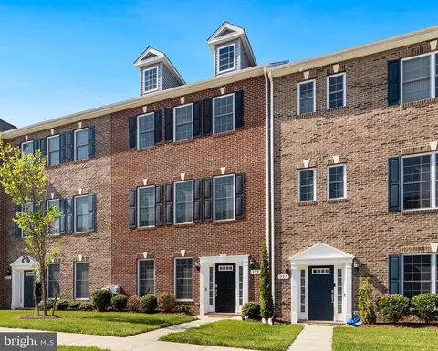 Exterior - 995 Rye Dr, La Plata, MD 20646 photo 3 of 6