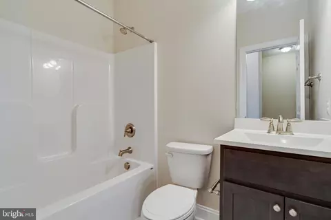 Entry Way - 995 Rye Dr, La Plata, MD 20646 photo 5 of 9