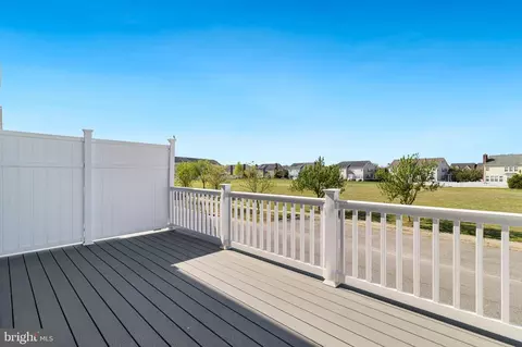 Exterior - 995 Rye Dr, La Plata, MD 20646 photo 4 of 6