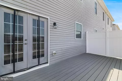 Exterior - 995 Rye Dr, La Plata, MD 20646 photo 5 of 6