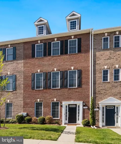 995 Rye Dr, La Plata, MD 20646