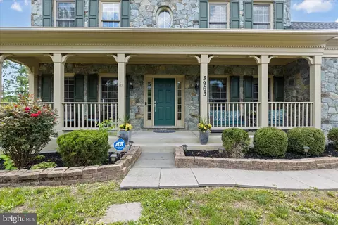3963 Prickly St, Waldorf, MD 20603