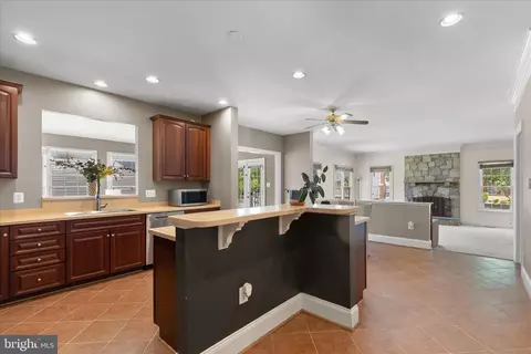 3963 Prickly St, Waldorf, MD 20603