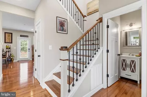 Entry Way - 2109 Cedar Tree Ln, Waldorf, MD 20601 photo 6 of 7