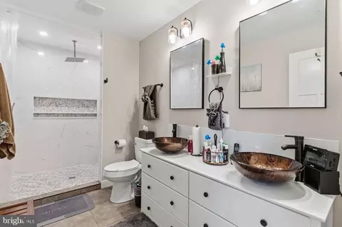Bath - 2109 Cedar Tree Ln, Waldorf, MD 20601 photo 2 of 3