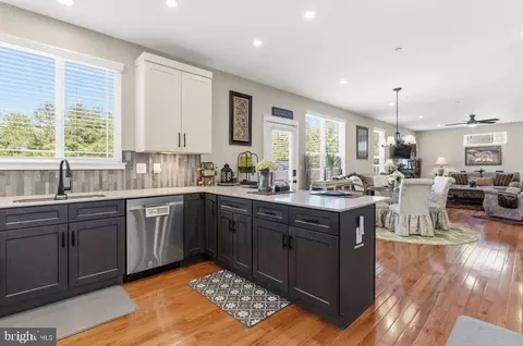 Kitchen - 2109 Cedar Tree Ln, Waldorf, MD 20601 photo 4 of 5