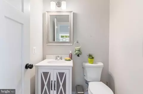 Entry Way - 2109 Cedar Tree Ln, Waldorf, MD 20601 photo 2 of 7