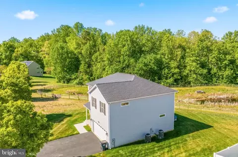 View/Area - 2109 Cedar Tree Ln, Waldorf, MD 20601 photo 2 of 5