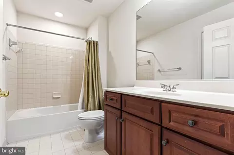Bath - 3141 Heartleaf Ln, Waldorf, MD 20603 photo 3 of 4