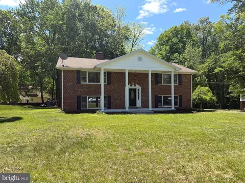 2711 Moran Dr, Waldorf, MD 20601