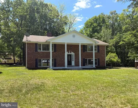 2711 Moran Dr, Waldorf, MD 20601