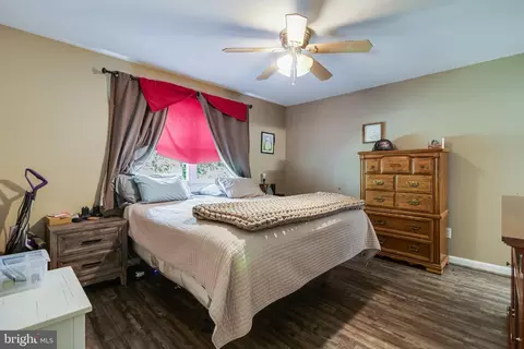 Bedroom - 3499 Forest Dr, Waldorf, MD 20601 photo 1 of 5