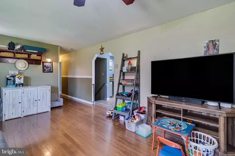 Living - 3499 Forest Dr, Waldorf, MD 20601 photo 1 of 1