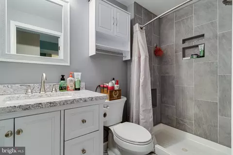 Bath - 3499 Forest Dr, Waldorf, MD 20601 photo 4 of 4