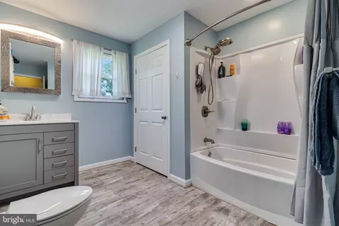 Bath - 3499 Forest Dr, Waldorf, MD 20601 photo 1 of 4