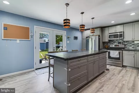 Kitchen - 3499 Forest Dr, Waldorf, MD 20601 photo 3 of 4