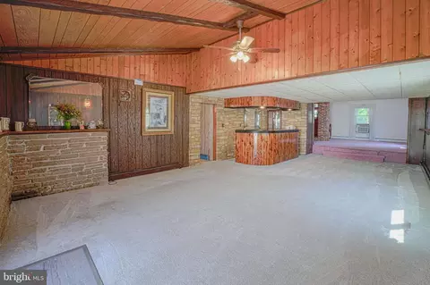 Living - 7215 Benedict Ave, Benedict, MD 20612 photo 2 of 5