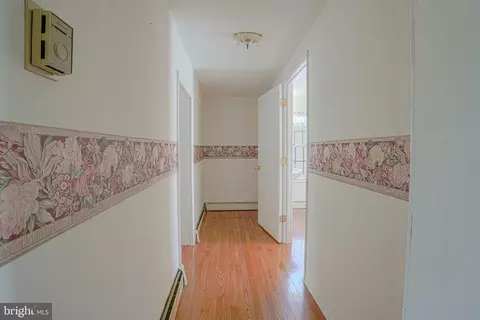 Entry Way - 7215 Benedict Ave, Benedict, MD 20612 photo 1 of 4