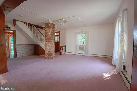 Living - 7215 Benedict Ave, Benedict, MD 20612 photo 5 of 5