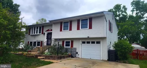 2716 Pinewood Dr, Waldorf, MD 20601