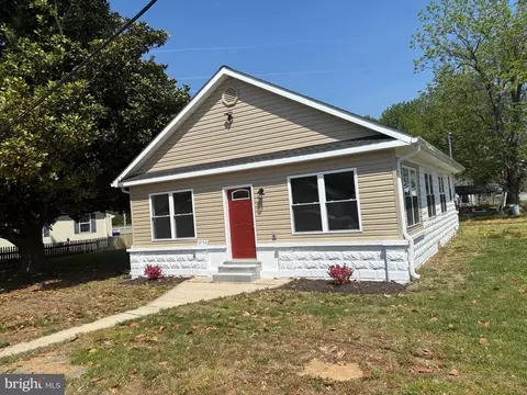 18758 Potomac Ave, Benedict, MD 20612